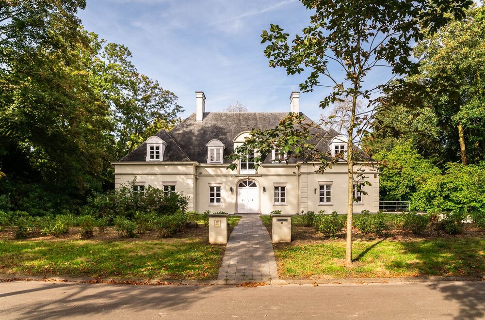 Prestigieuze villa in het Pleispark